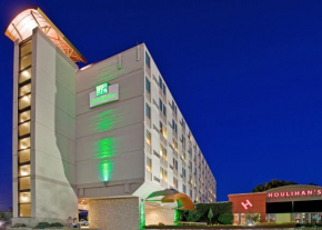 Holiday Inn At the Campus, an IHG Hotel, Manhattan